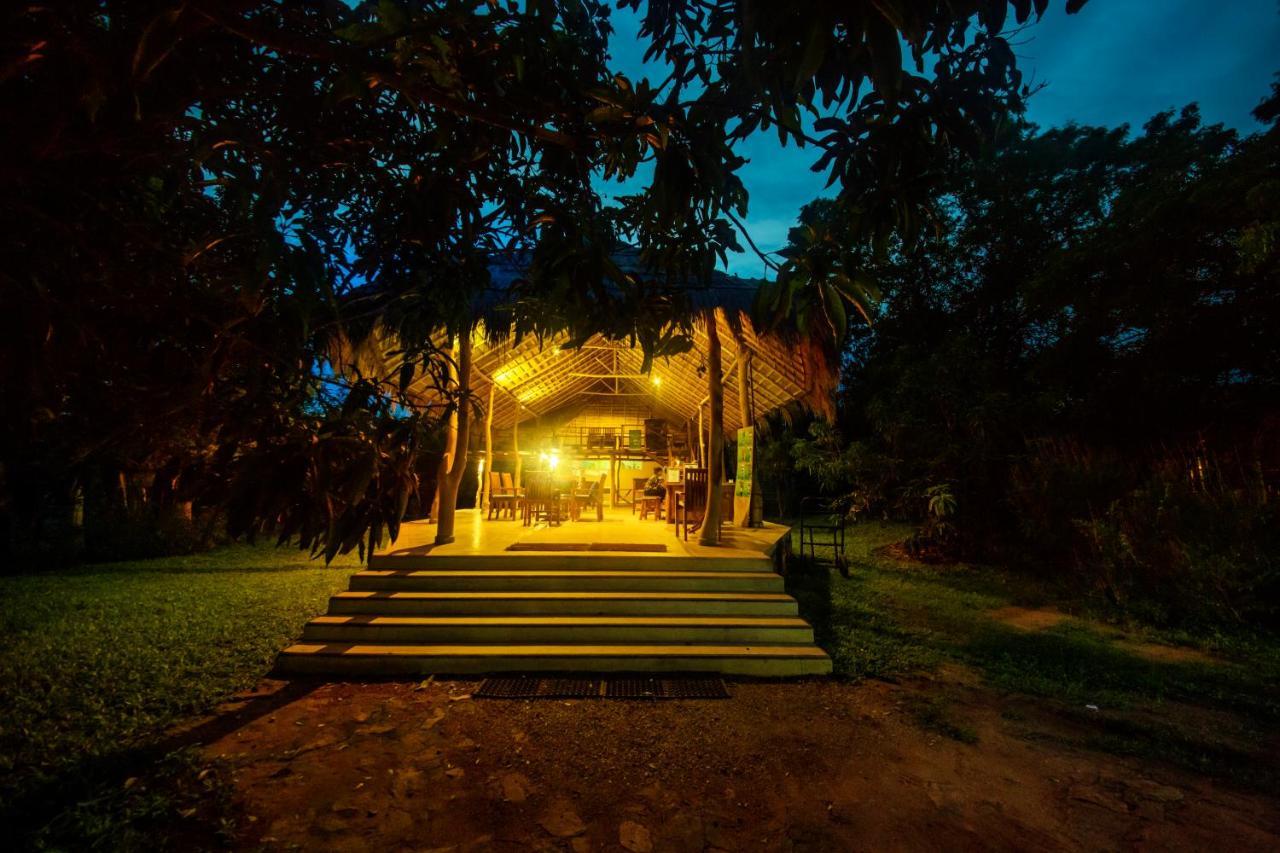 Hotel The Yala Adventure Tissamaharama Exterior foto